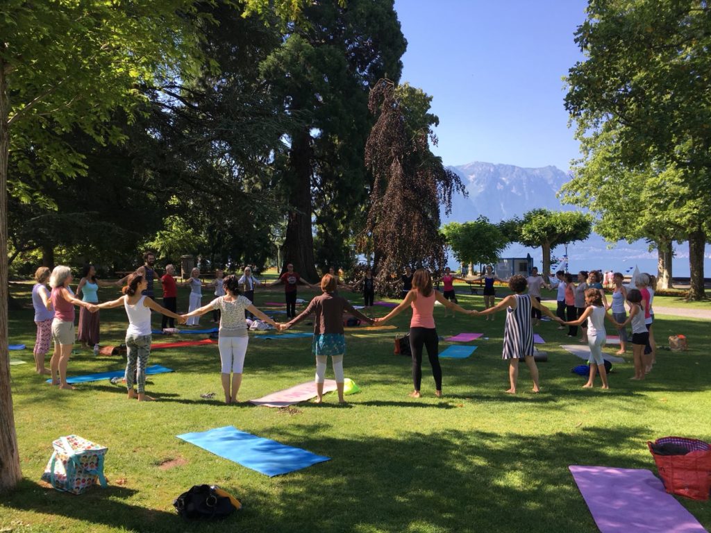 yoga dans le parc Roussy